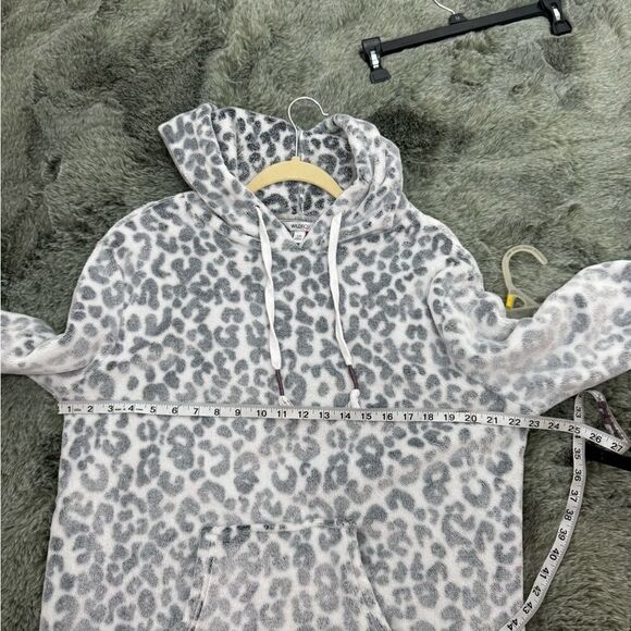 Wildfox Ultra Plush Hooded Lounger Soft Snow Leopard Size S/M - Picture 4 of 11